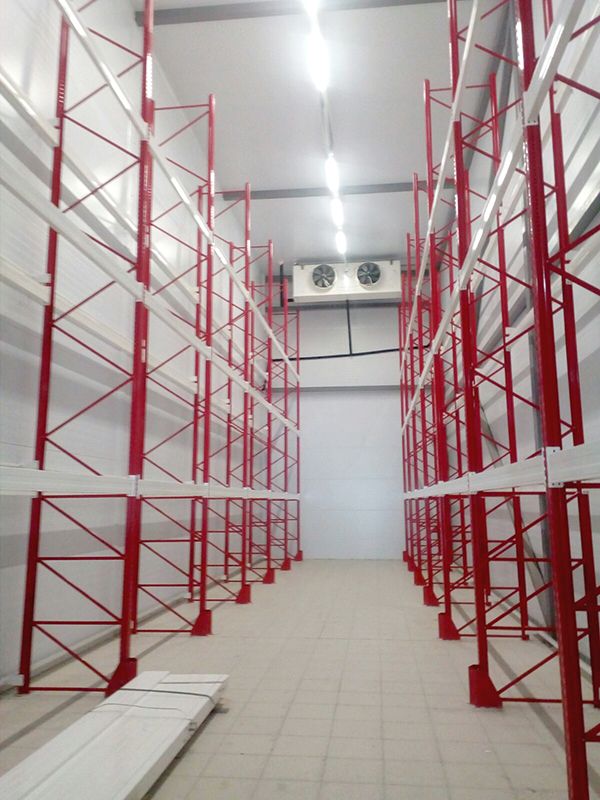 Мясокомбинат оснастил склад-холодильник стеллажным оборудованием в Казани