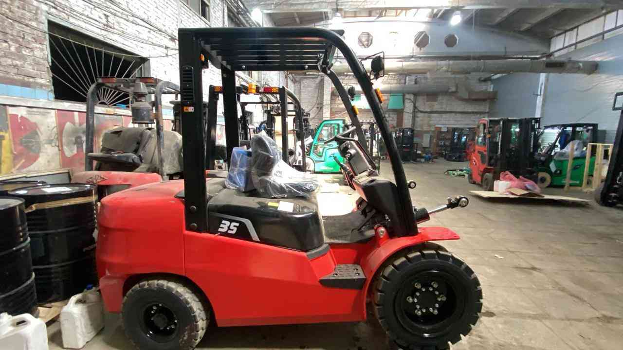 Дизельный вилочный погрузчик Hangcha CPCD35-XRW55F - КУПИТЬ ТД Вертикаль фото1